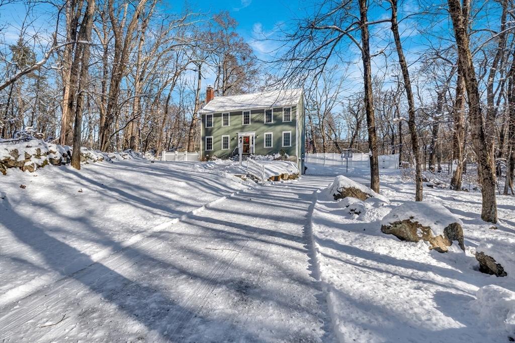 37 Sullivan Street North Andover, MA 01845 - Photo 5 of 42