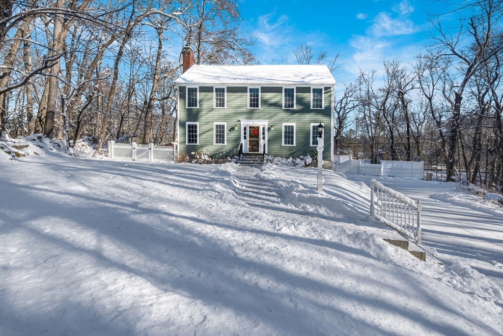 37 Sullivan Street North Andover, MA 01845 - Photo 6 of 42
