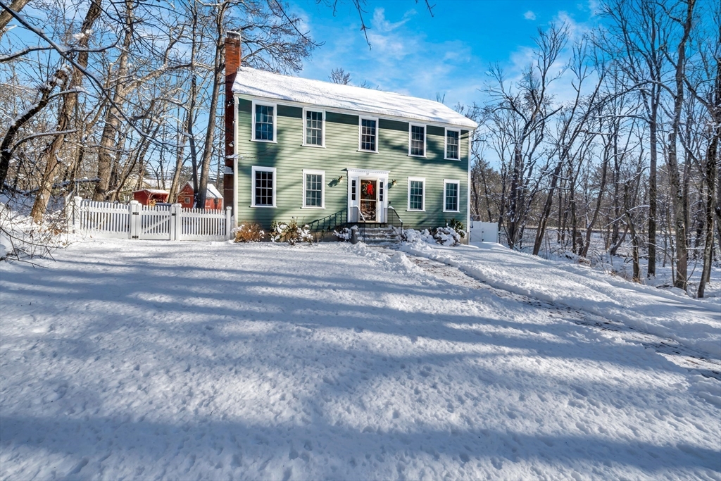 37 Sullivan Street North Andover, MA 01845 - Photo 7 of 42