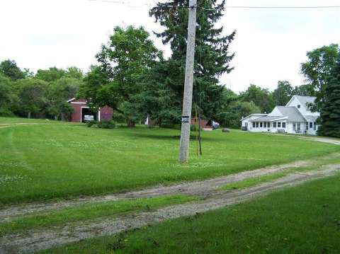 11318 Hartland Road Fenton, MI 48430 - Photo 28 of 30 20412951-27.JPG