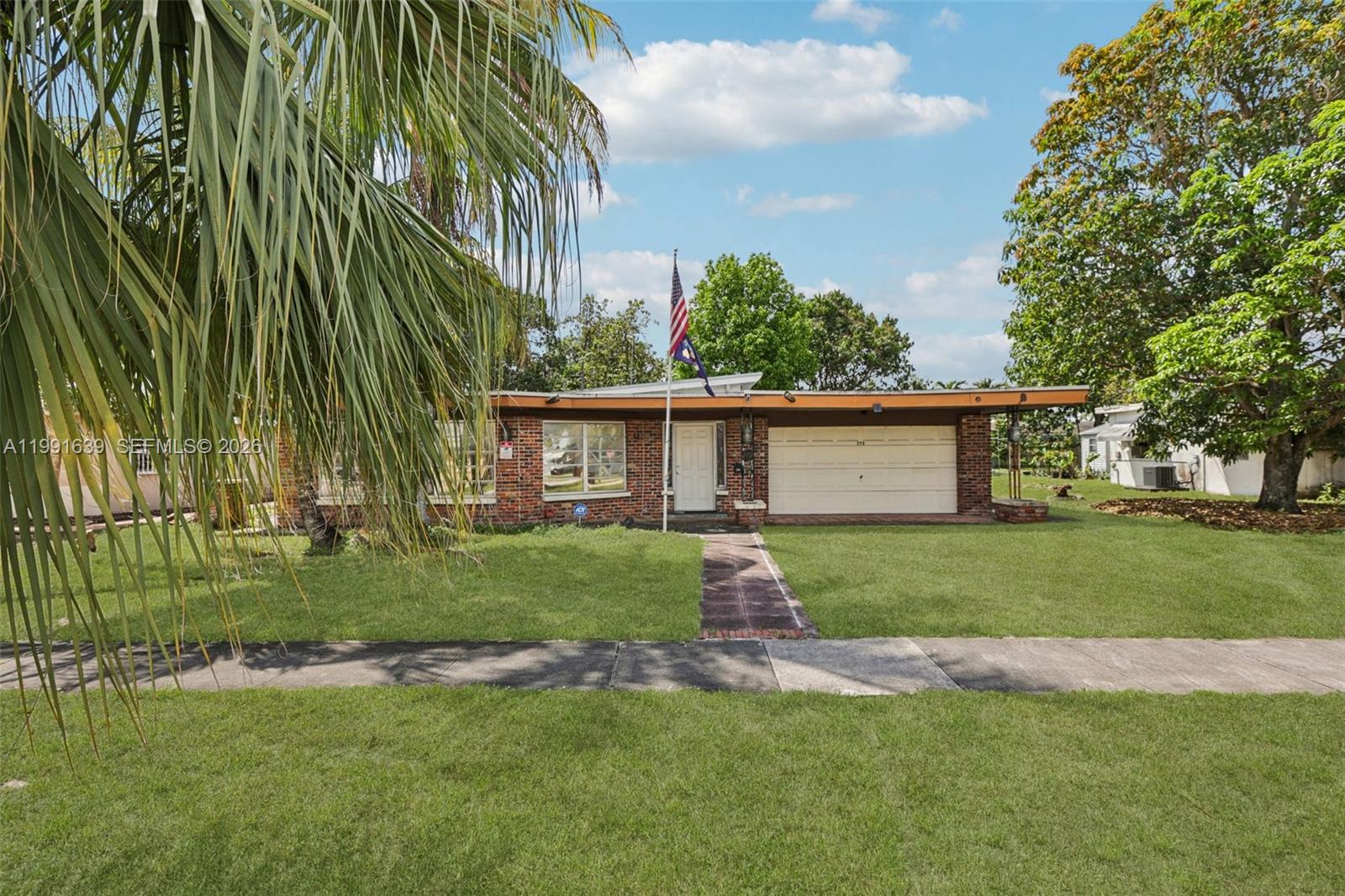 272 West 46th Street Hialeah, FL 33012 - Photo 1 of 34