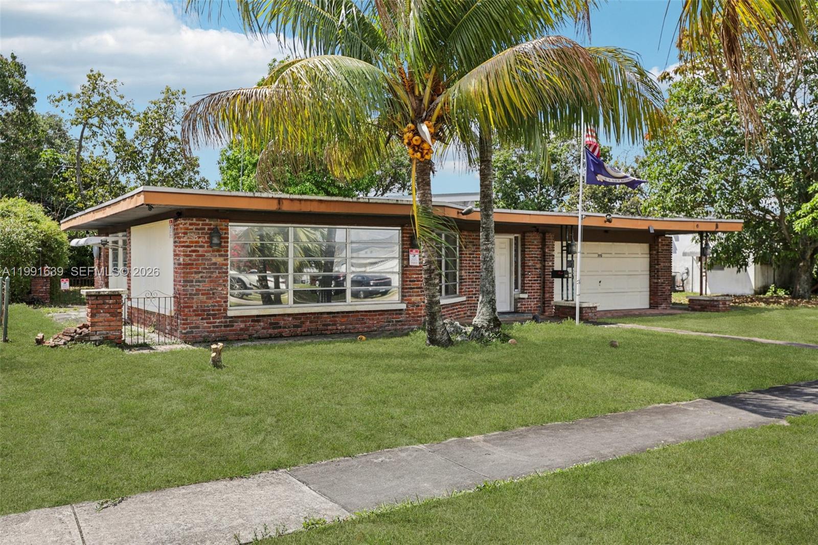 272 West 46th Street Hialeah, FL 33012 - Photo 4 of 34