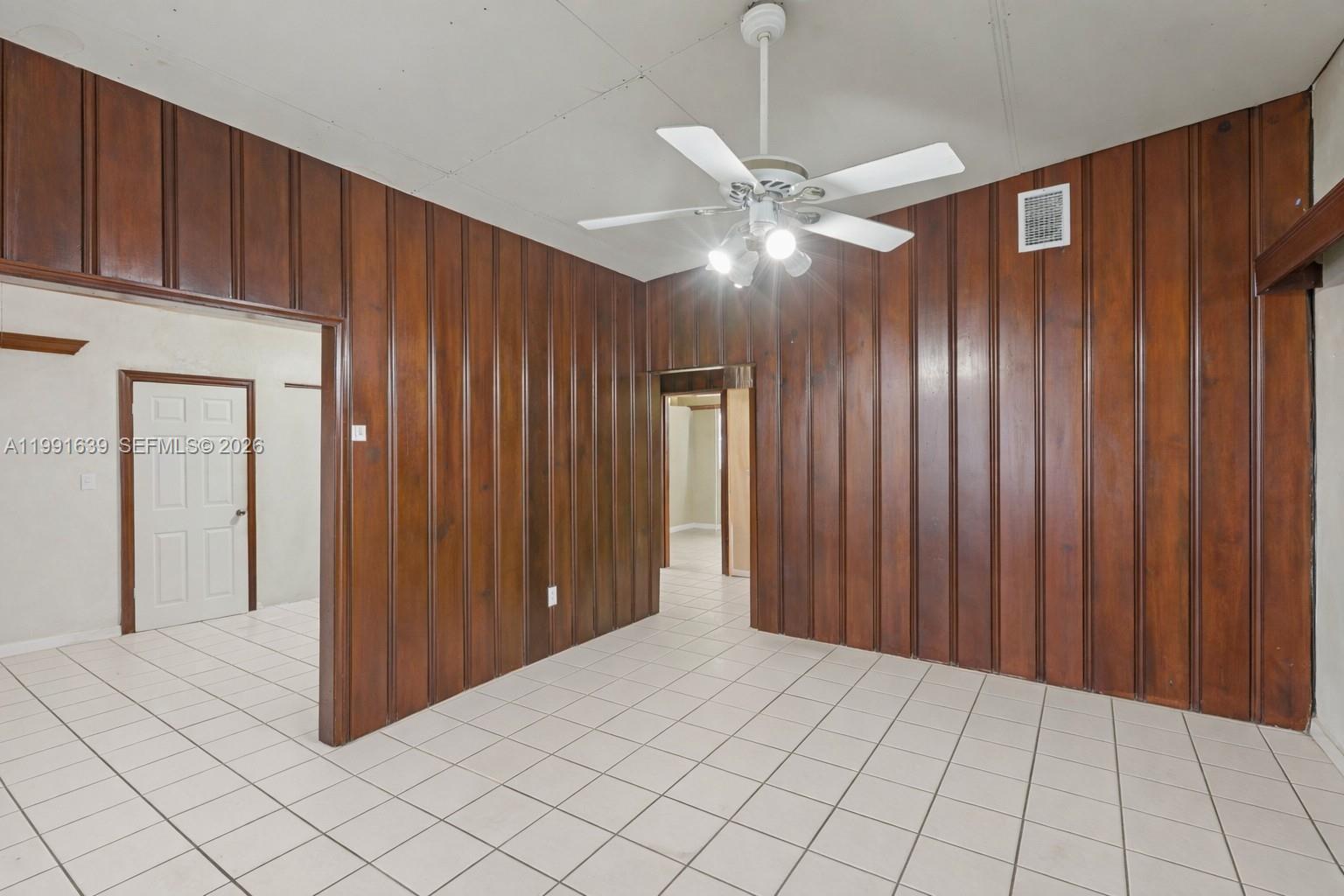 272 West 46th Street Hialeah, FL 33012 - Photo 9 of 34