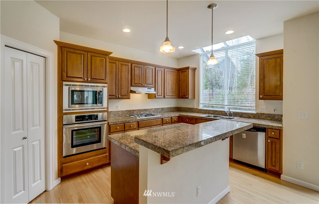 15710 36th Avenue Southeast Bothell, WA 98012 - Photo 9 of 24