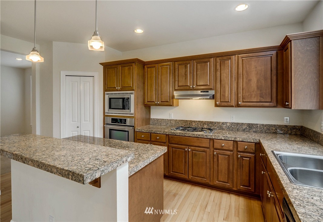 15710 36th Avenue Southeast Bothell, WA 98012 - Photo 10 of 24