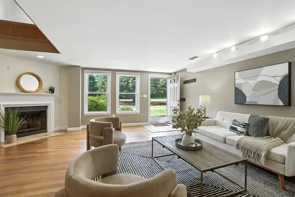 $658,000 | 75 Page Road, Unit 13, Bedford, MA 01730