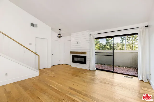 $6,300 | 13107 Mindanao Way, Unit 4, Marina del Rey, CA 90292