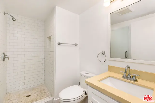 $5,900 | 13107 Mindanao Way, Unit 4, Marina del Rey, CA 90292