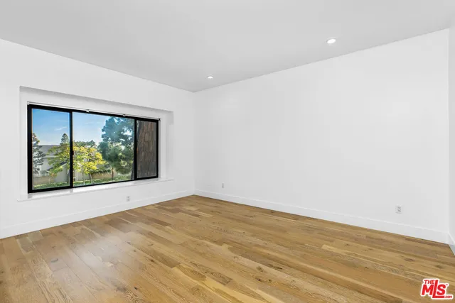 $5,900 | 13107 Mindanao Way, Unit 4, Marina del Rey, CA 90292