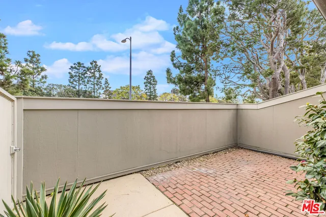 $5,900 | 13107 Mindanao Way, Unit 4, Marina del Rey, CA 90292