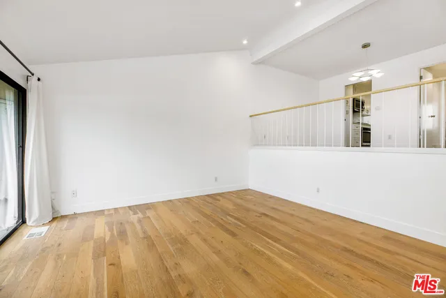 $5,900 | 13107 Mindanao Way, Unit 4, Marina del Rey, CA 90292