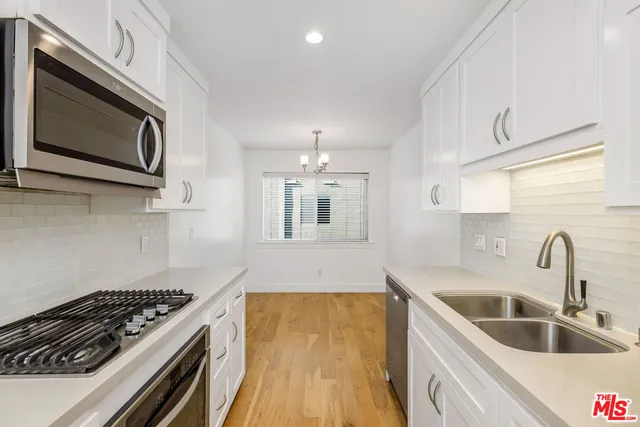 $5,900 | 13107 Mindanao Way, Unit 4, Marina del Rey, CA 90292