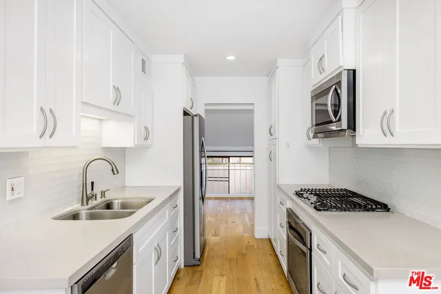 $5,900 | 13107 Mindanao Way, Unit 4, Marina del Rey, CA 90292