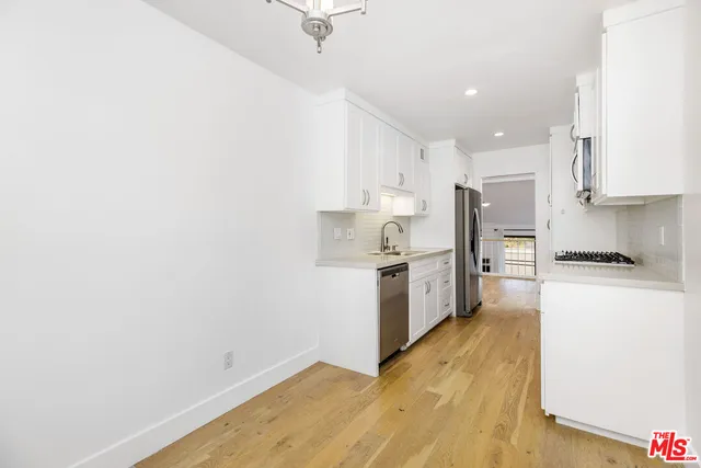 $5,900 | 13107 Mindanao Way, Unit 4, Marina del Rey, CA 90292