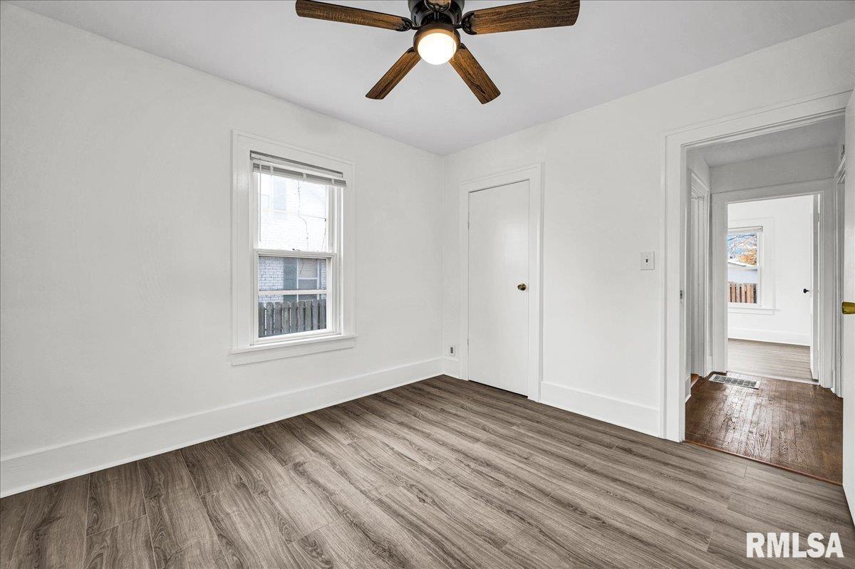 909 East Moneta Avenue Peoria Heights, IL 61616 - Photo 11 of 19