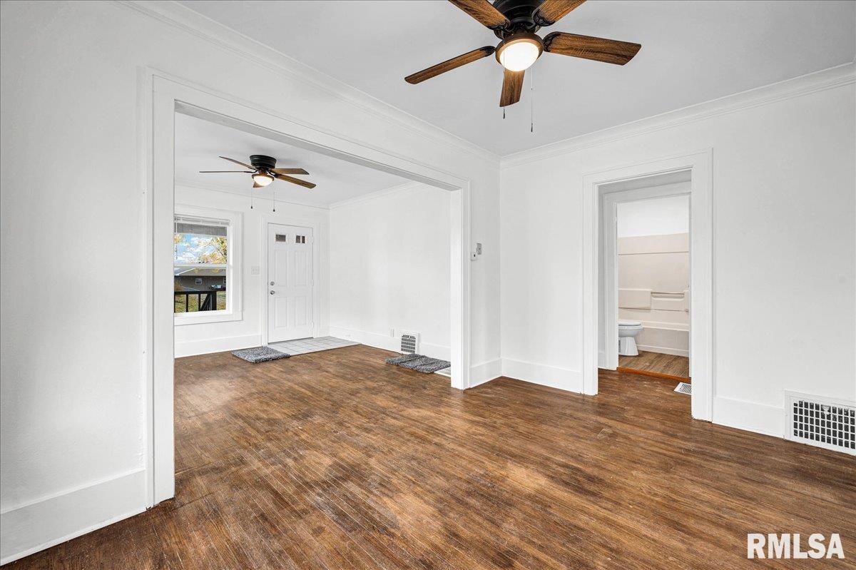 909 East Moneta Avenue Peoria Heights, IL 61616 - Photo 5 of 19