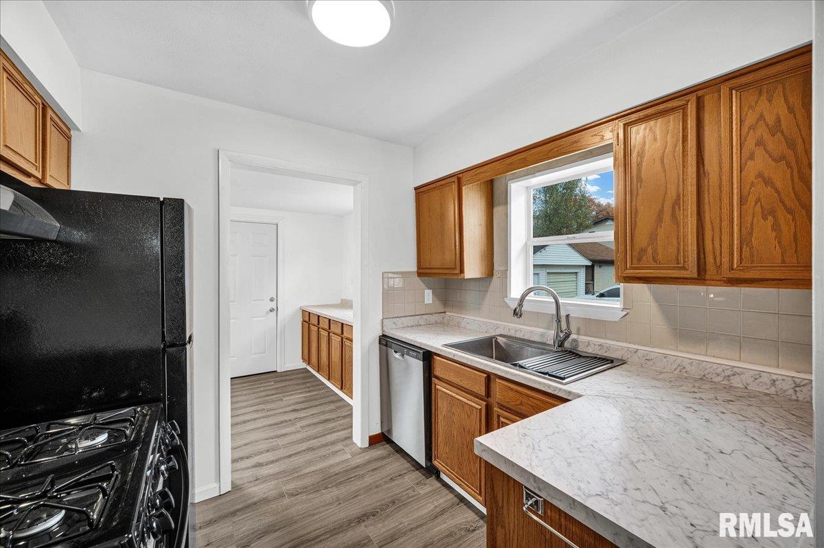 909 East Moneta Avenue Peoria Heights, IL 61616 - Photo 6 of 19