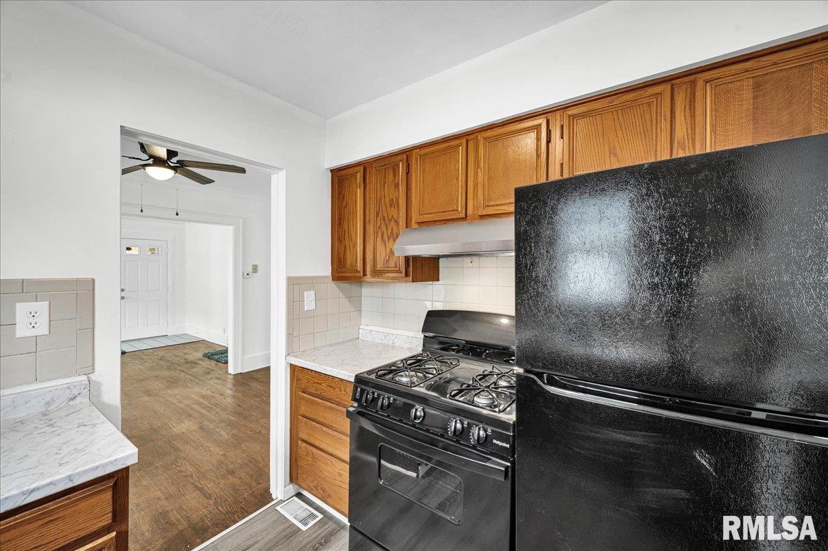 909 East Moneta Avenue Peoria Heights, IL 61616 - Photo 7 of 19