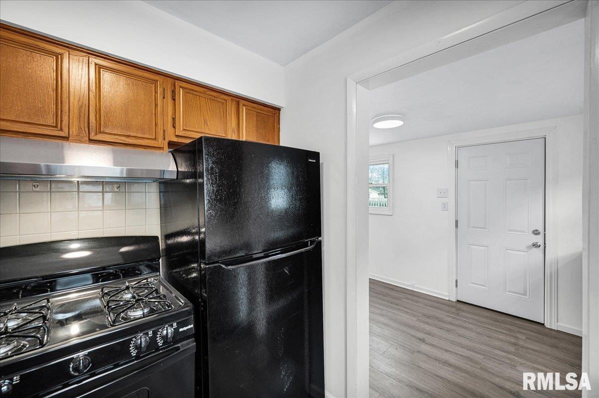 909 East Moneta Avenue Peoria Heights, IL 61616 - Photo 8 of 19