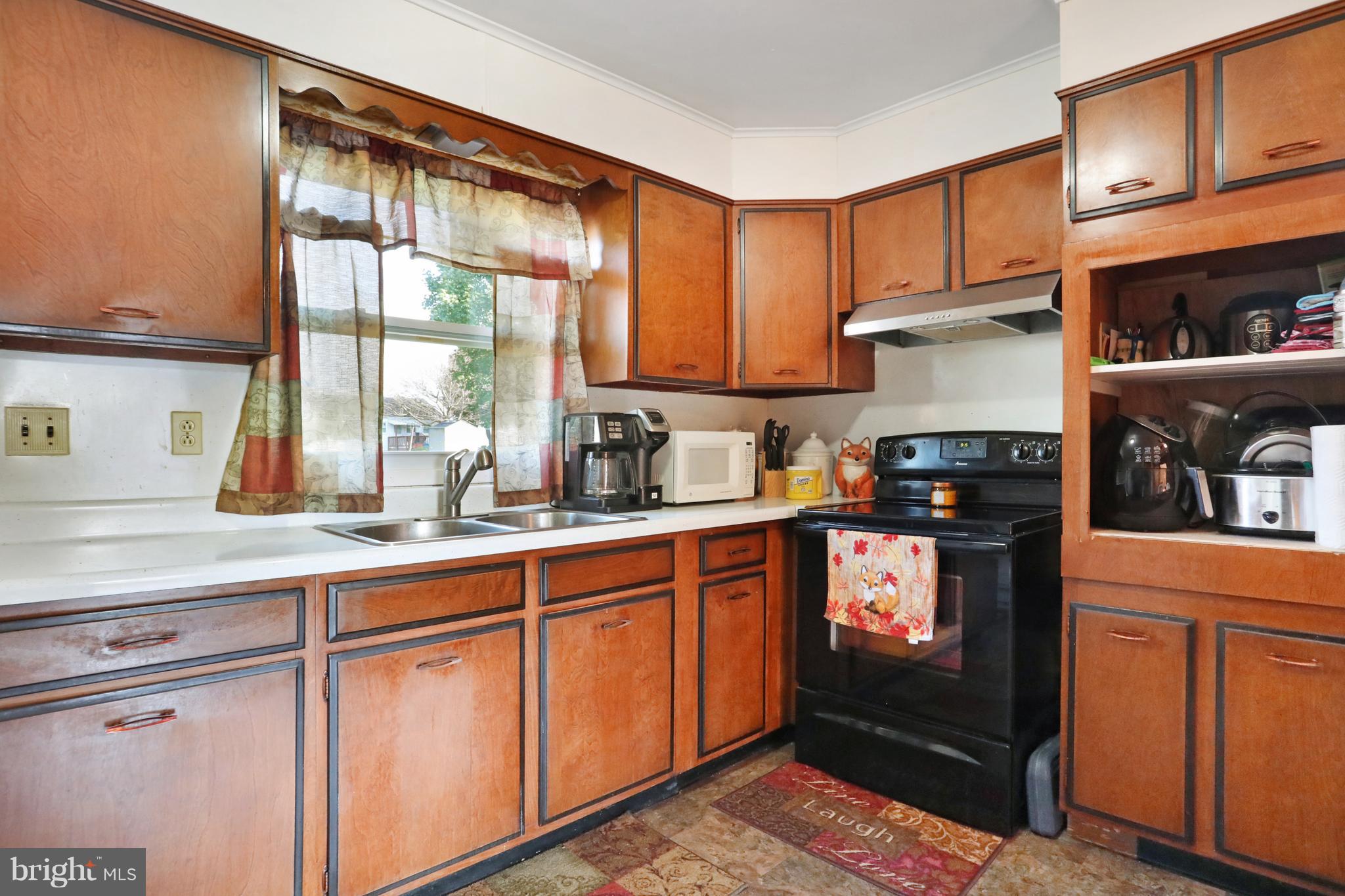 213 East 4th Avenue Ranson, WV 25438 - Photo 6 of 30 Kitchen