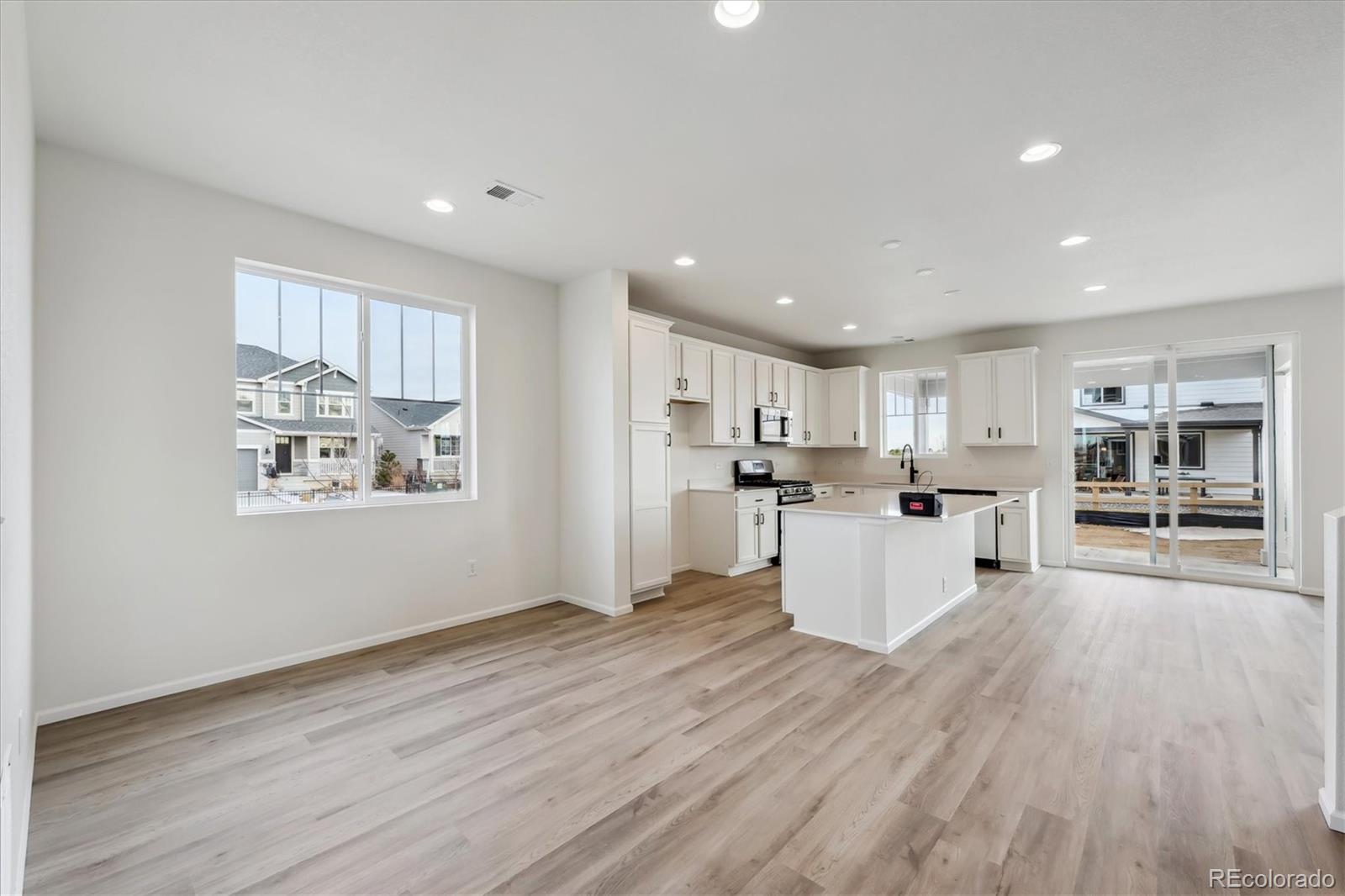 999 Rustling Street Windsor, CO 80550 - Photo 6 of 22 Gallery Image 6