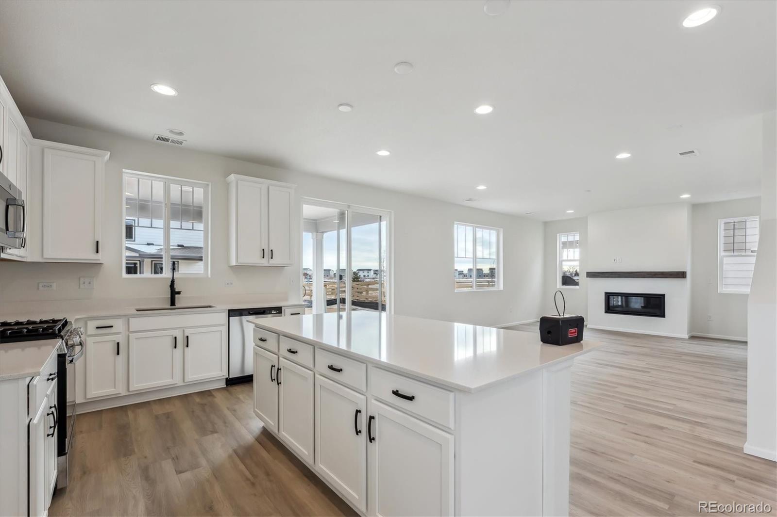 999 Rustling Street Windsor, CO 80550 - Photo 7 of 22 Gallery Image 7