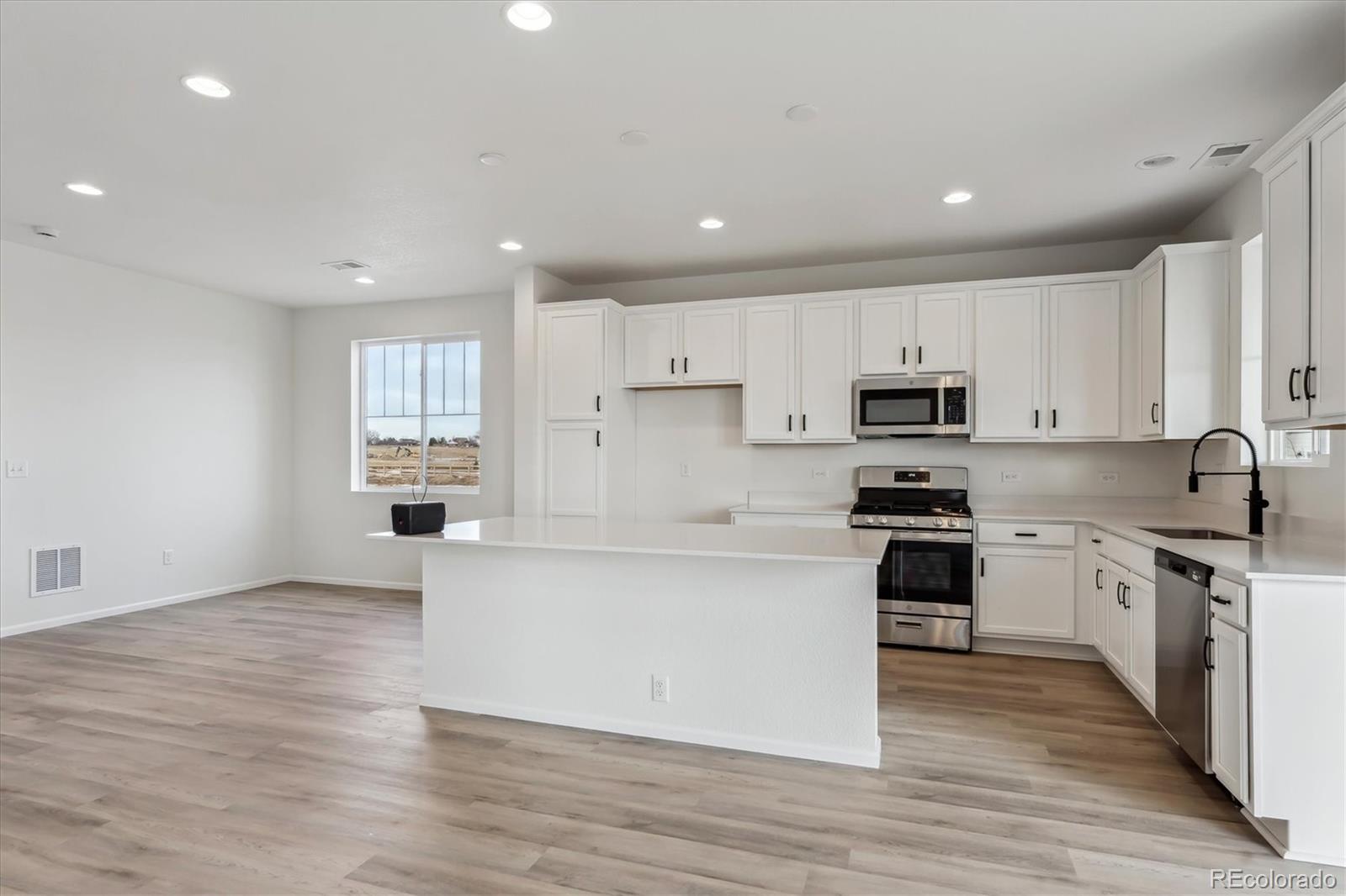 999 Rustling Street Windsor, CO 80550 - Photo 9 of 22 Gallery Image 9