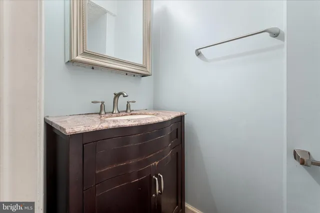 $2,900 | 5761 Independence Circle, Alexandria, VA 22312