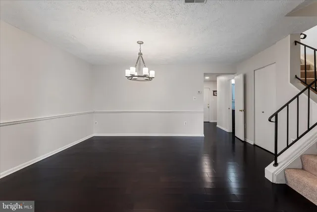 $2,900 | 5761 Independence Circle, Alexandria, VA 22312