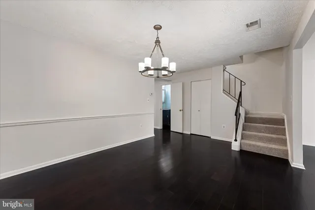 $2,900 | 5761 Independence Circle, Alexandria, VA 22312