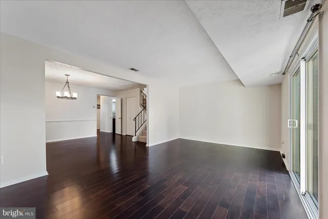 $2,900 | 5761 Independence Circle, Alexandria, VA 22312