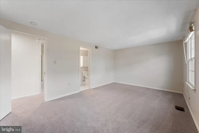 $2,900 | 5761 Independence Circle, Alexandria, VA 22312