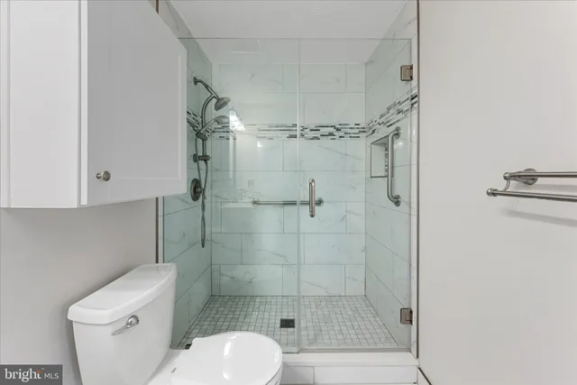 $2,900 | 5761 Independence Circle, Alexandria, VA 22312