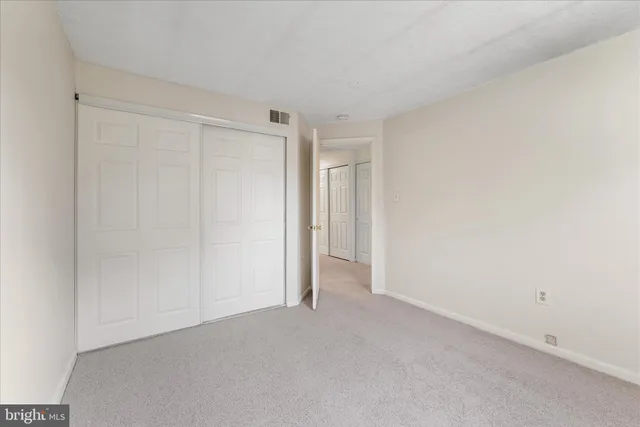 $2,900 | 5761 Independence Circle, Alexandria, VA 22312