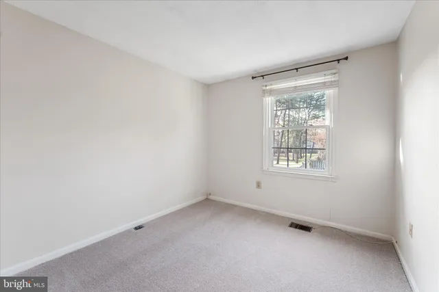 $2,900 | 5761 Independence Circle, Alexandria, VA 22312