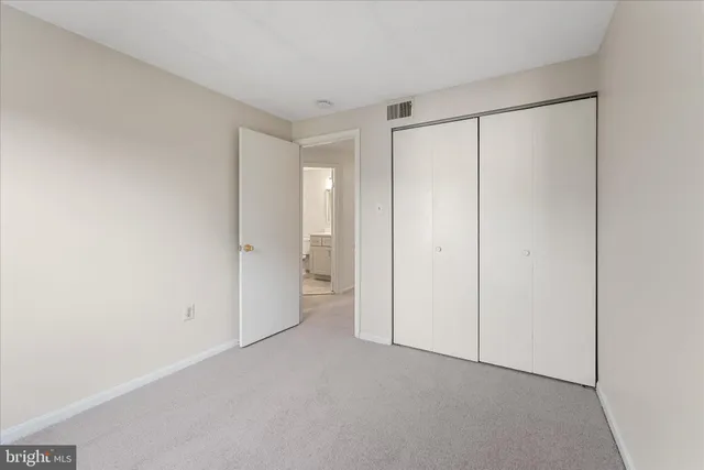 $2,900 | 5761 Independence Circle, Alexandria, VA 22312