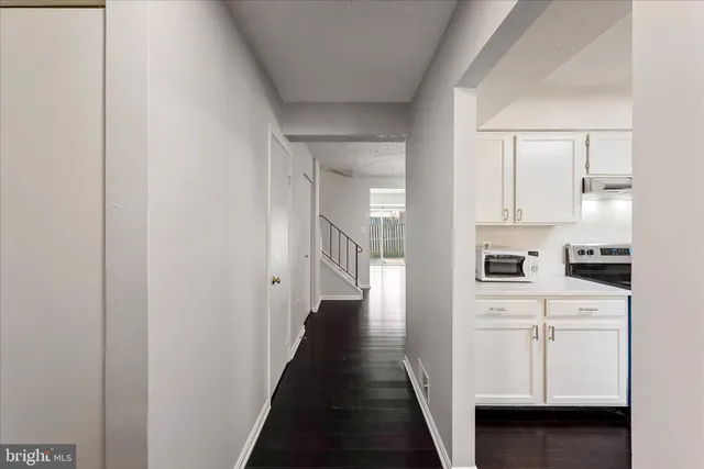 $2,900 | 5761 Independence Circle, Alexandria, VA 22312