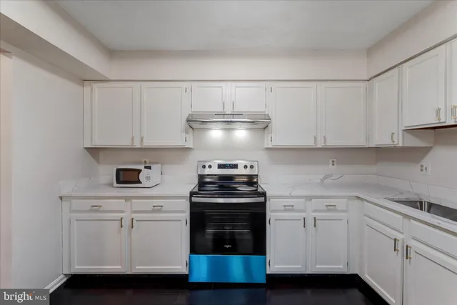 $2,900 | 5761 Independence Circle, Alexandria, VA 22312