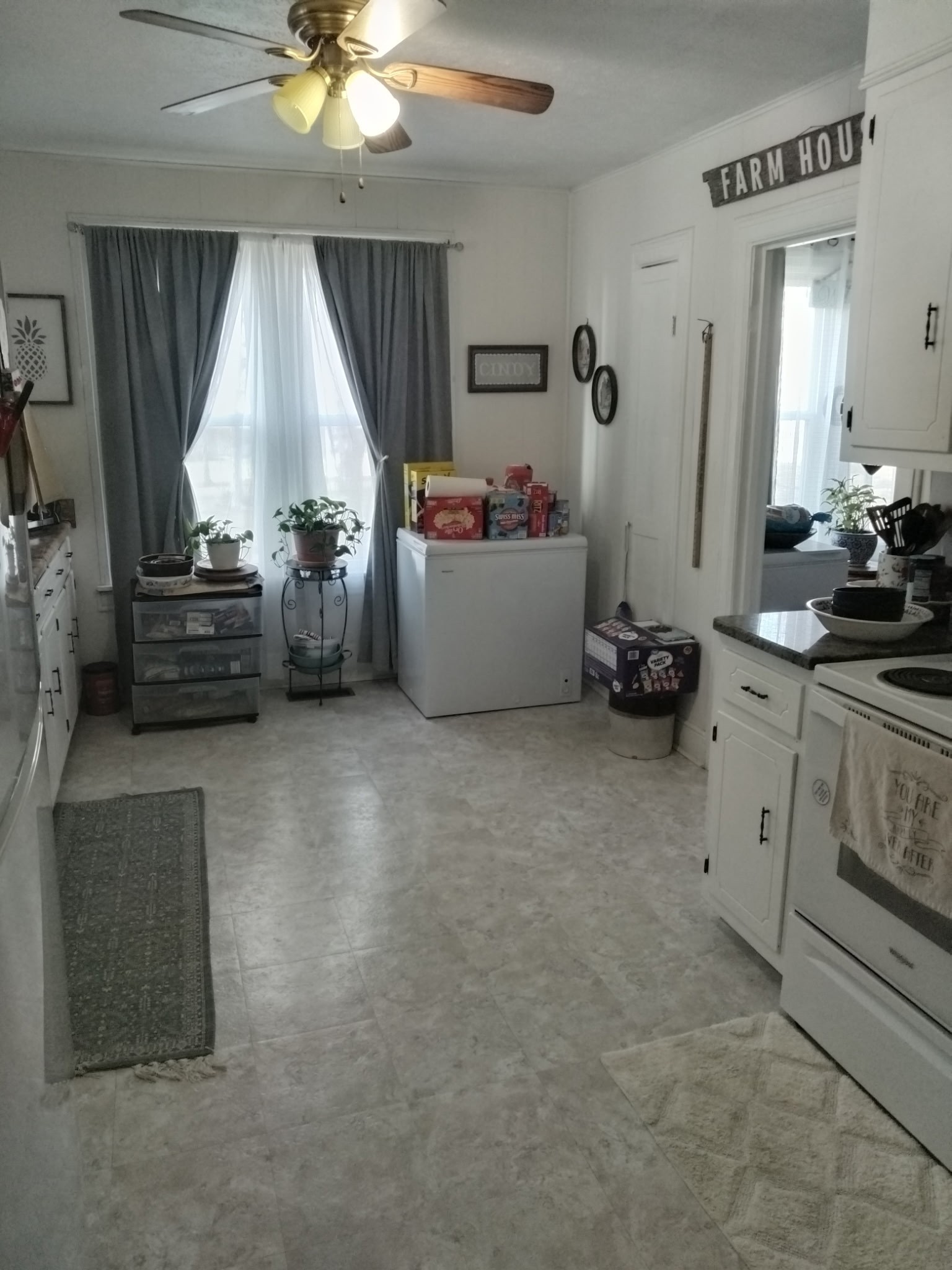 275 Rockhouse Road Hohenwald, TN 38462 - Photo 4 of 7 a living room with furniture and a flat screen tv