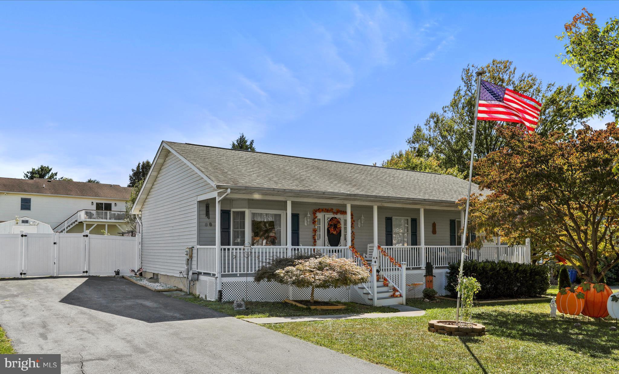 985 Stuart Drive Front Royal, VA 22630 - Photo 5 of 45