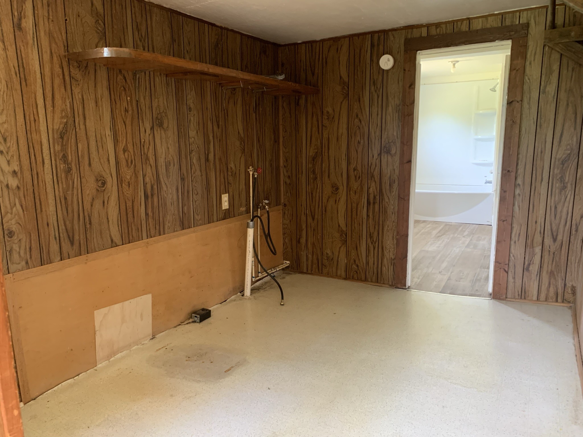 5580 Galen Road Lafayette, TN 37083 - Photo 9 of 16 a view of an empty room