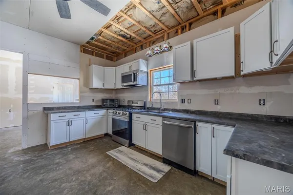 $450,000 | 19280 Highway 17, Waynesville, MO 65583