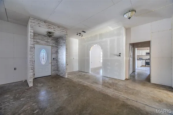 $450,000 | 19280 Highway 17, Waynesville, MO 65583