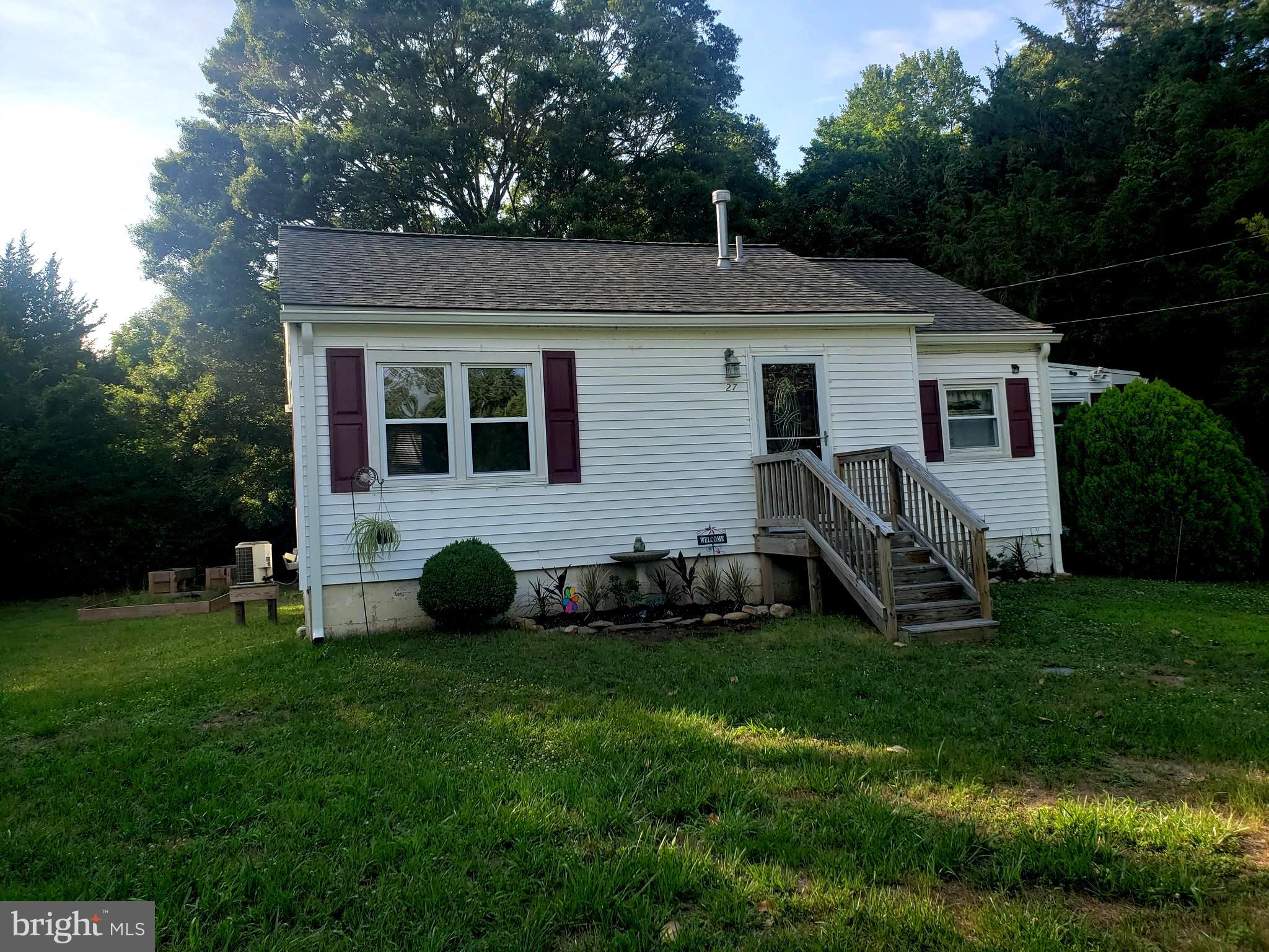 27 Mackeys Lane Leesburg, NJ 08327 - Photo 1 of 29 a view of house with backyard