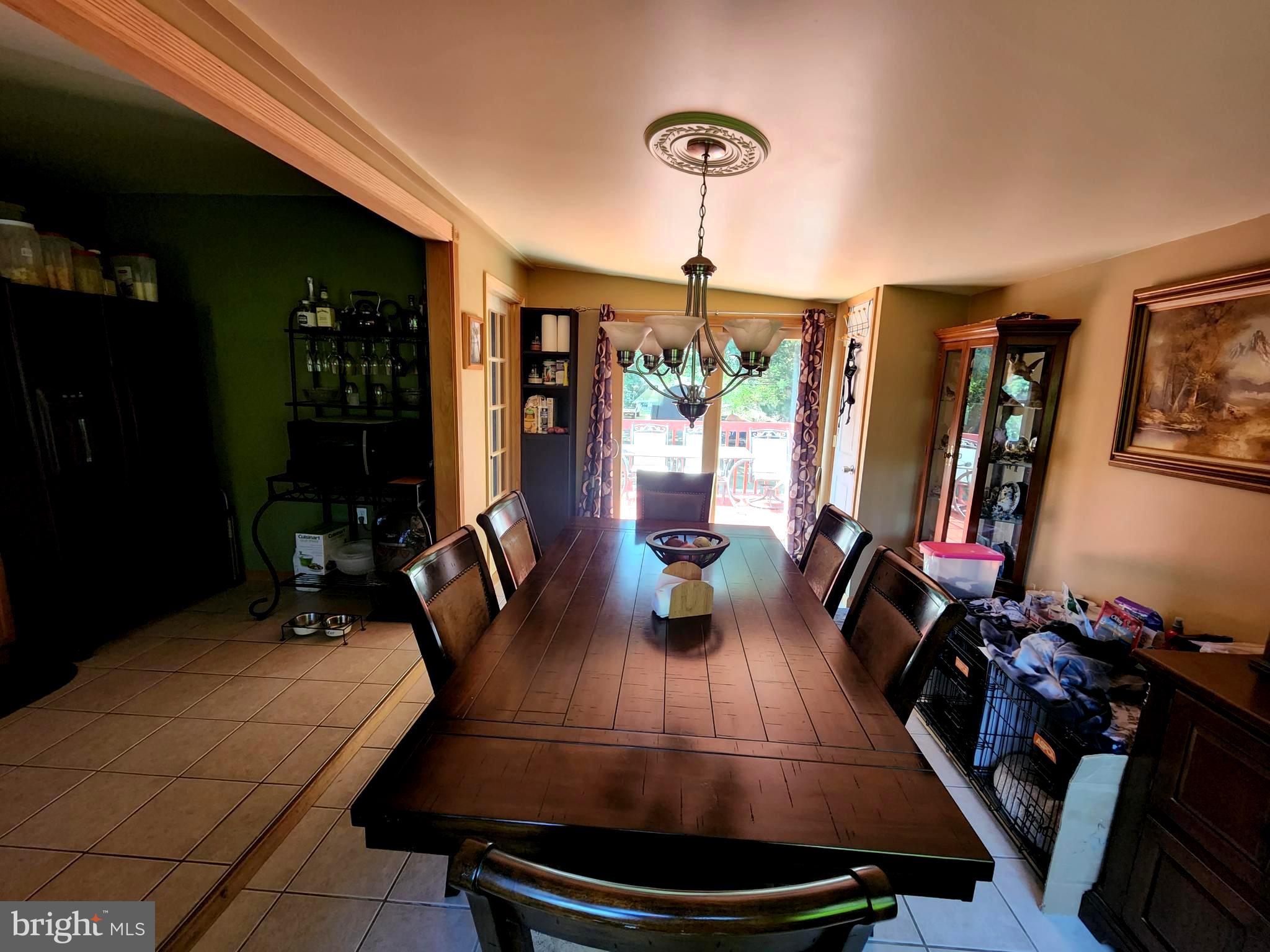 27 Mackeys Lane Leesburg, NJ 08327 - Photo 10 of 29 a living room with furniture