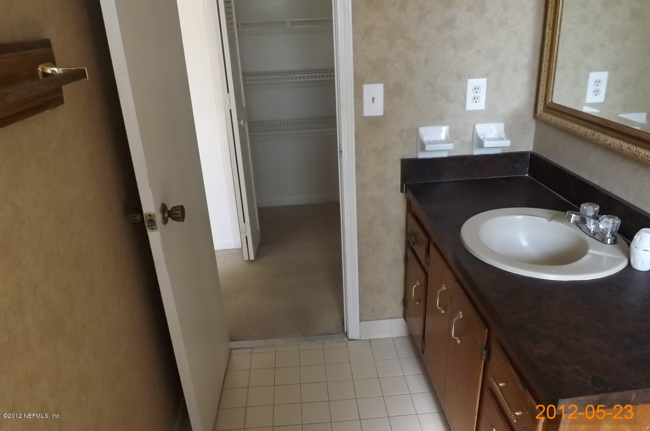 3633 Bramble Road Jacksonville, FL 32210 - Photo 8 of 10 BATHTROOM 1