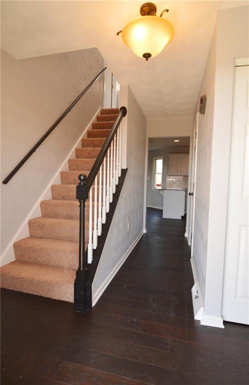 232 Rizzi Drive Irwin, PA 15642 - Photo 2 of 25 Gallery Image 2
