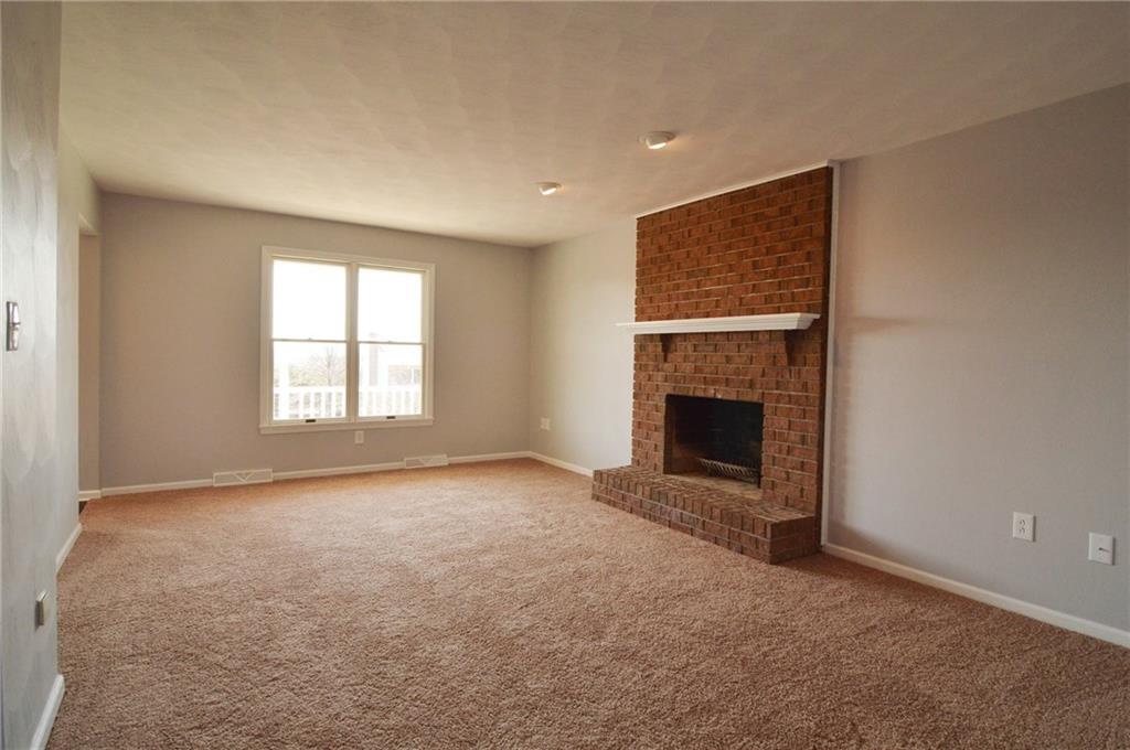 232 Rizzi Drive Irwin, PA 15642 - Photo 4 of 25 Gallery Image 4