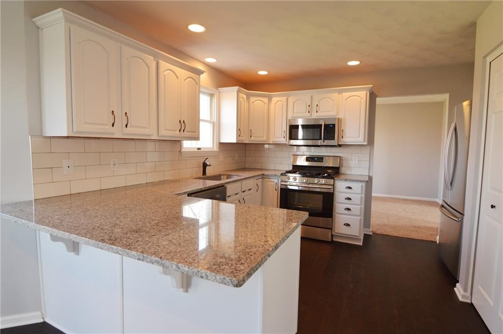 232 Rizzi Drive Irwin, PA 15642 - Photo 5 of 25 Gallery Image 5