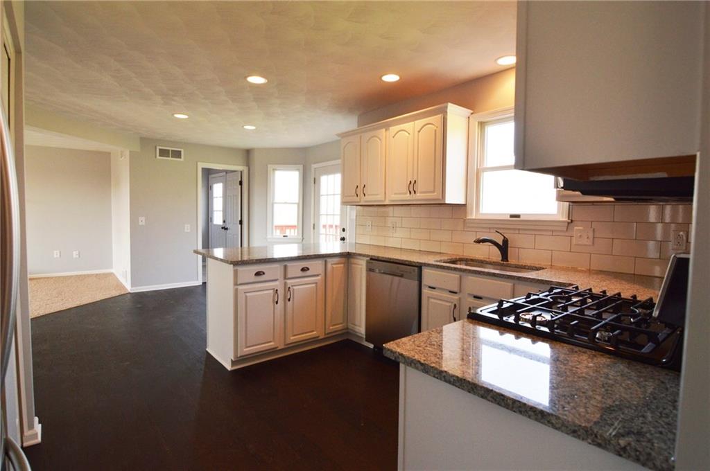 232 Rizzi Drive Irwin, PA 15642 - Photo 6 of 25 Gallery Image 6